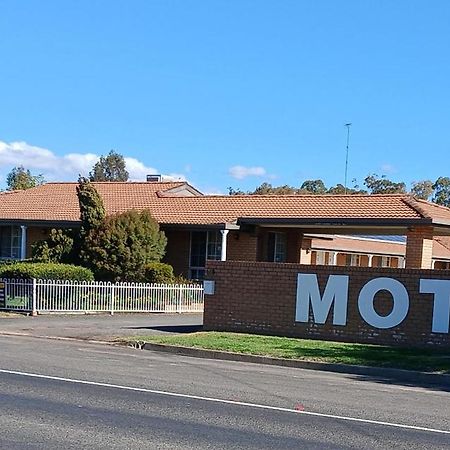 Aaron Inn Motel Narrabri Esterno foto