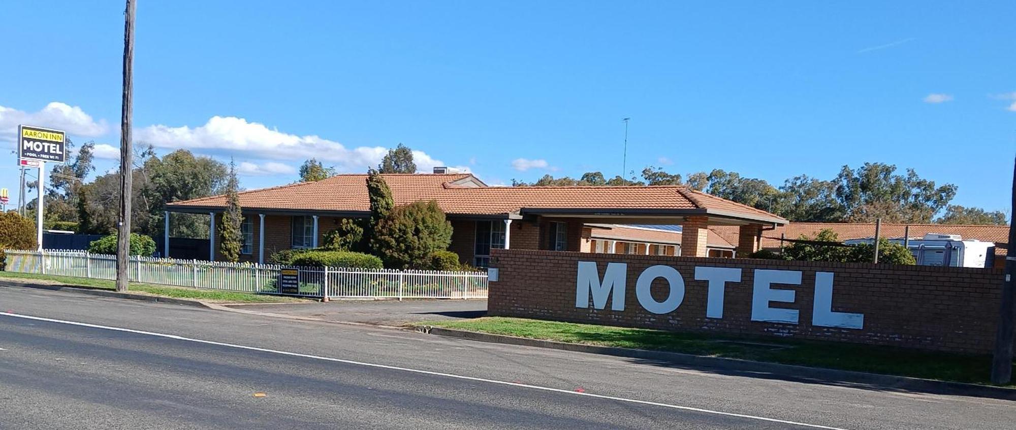 Aaron Inn Motel Narrabri Esterno foto