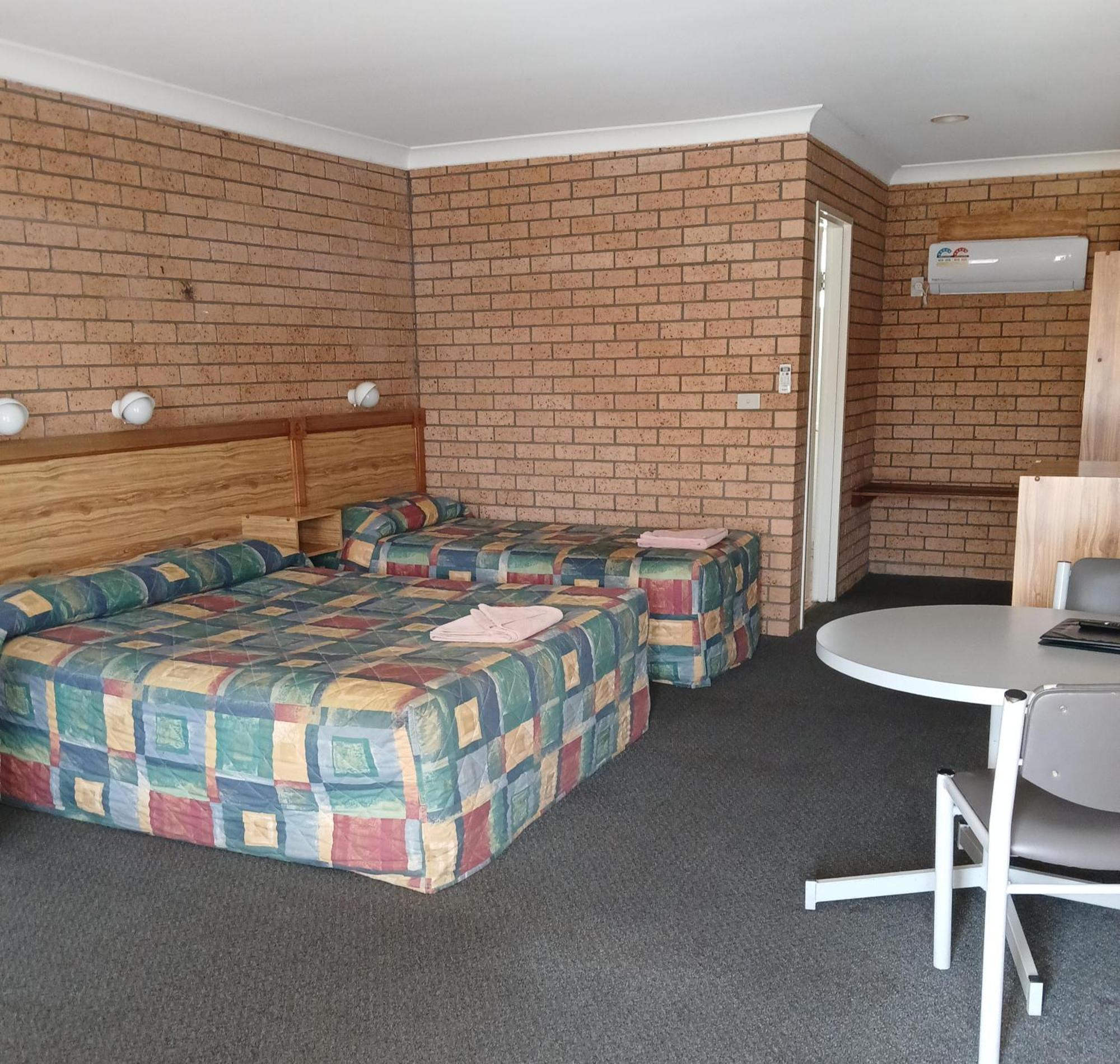 Aaron Inn Motel Narrabri Esterno foto