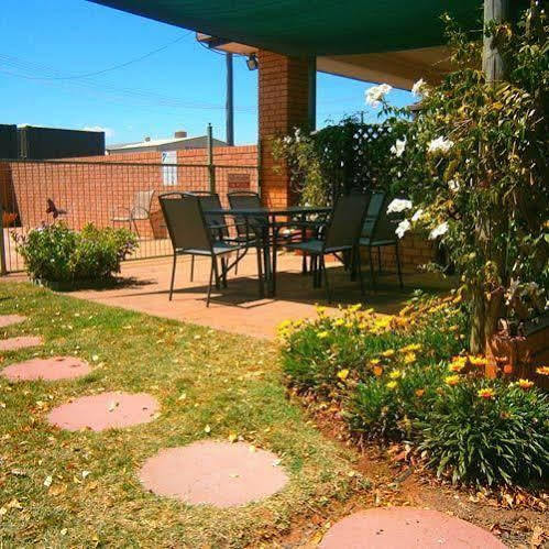 Aaron Inn Motel Narrabri Esterno foto